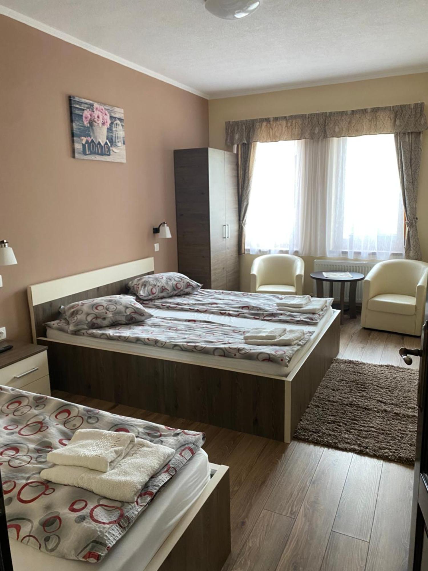프라이드 Farkas Panzio B&B 외부 사진